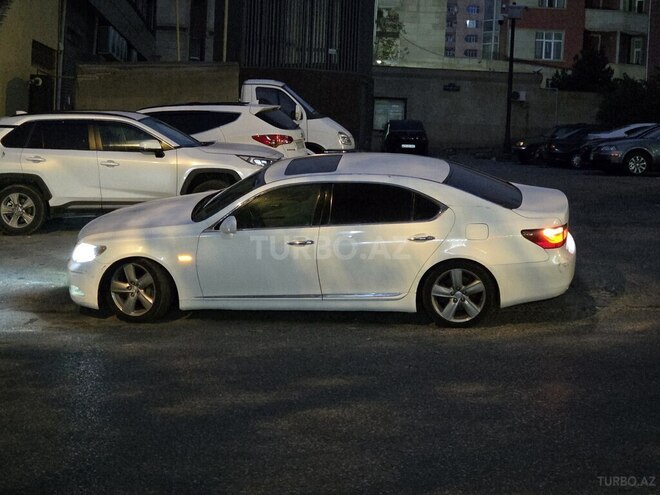 Lexus LS 460L-5