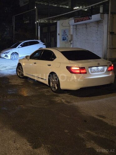 Lexus LS 460L-4