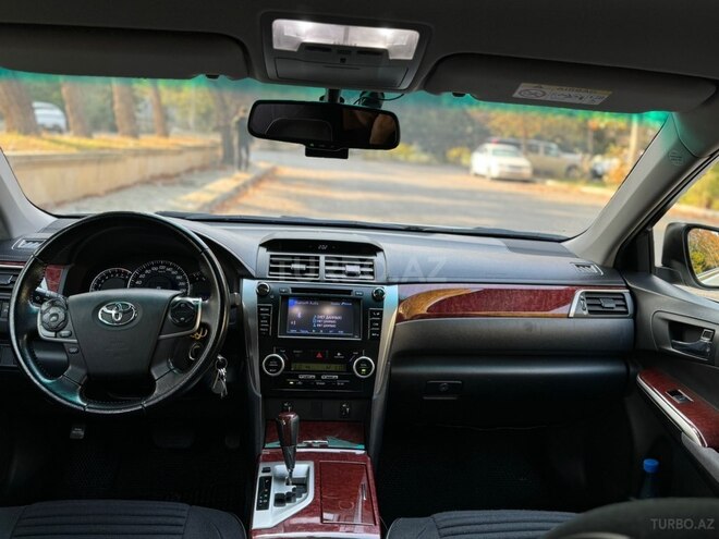 Toyota Camry-5