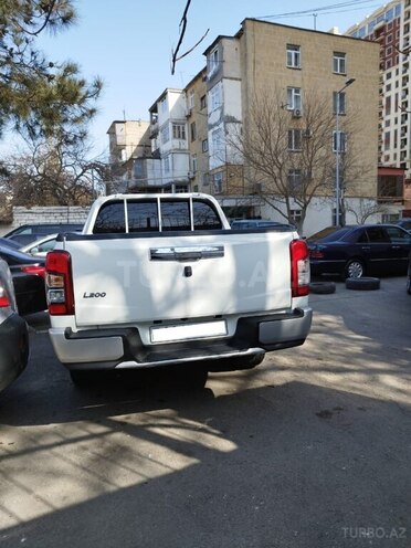 Mitsubishi L200-2