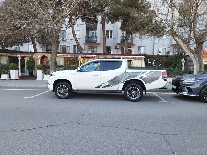 Mitsubishi L200-3