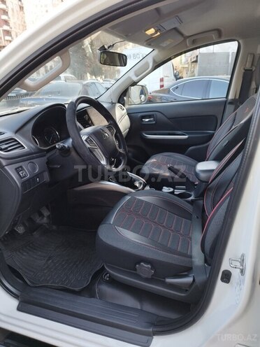 Mitsubishi L200-6