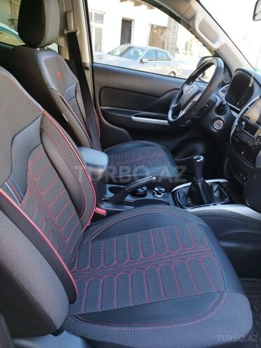 Mitsubishi L200-7