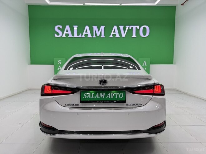 Lexus ES 300h-4