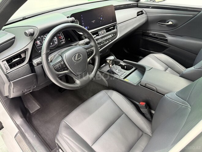 Lexus ES 300h-8