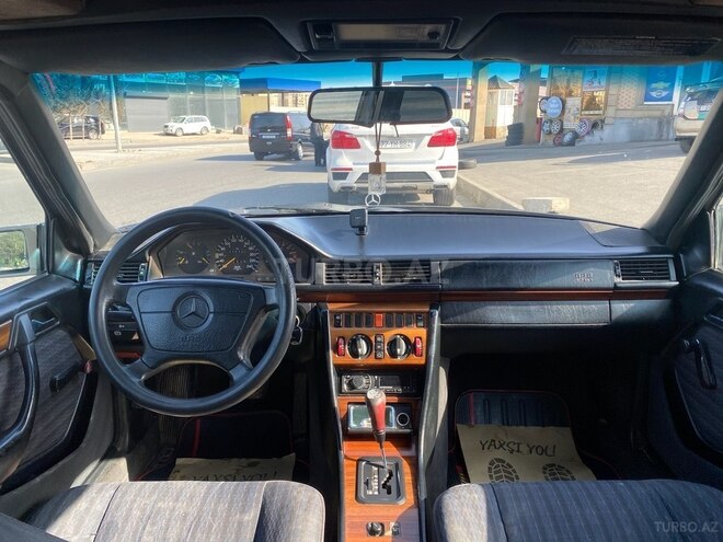 Mercedes E 220 1993, 369,852 km - 2.2 l - Şirvan