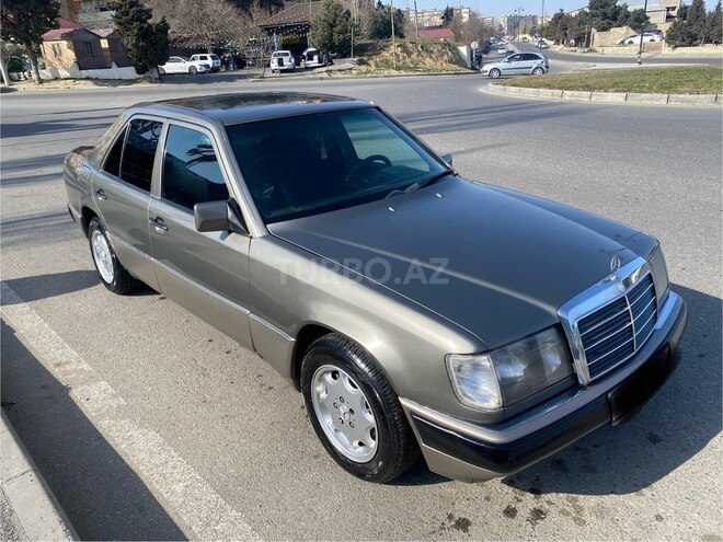 Mercedes E 220 1993, 369,852 km - 2.2 l - Şirvan