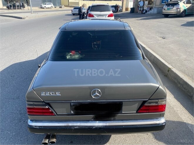 Mercedes E 220 1993, 369,852 km - 2.2 l - Şirvan