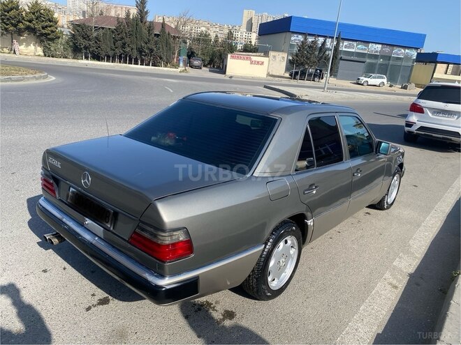 Mercedes E 220 1993, 369,852 km - 2.2 l - Şirvan