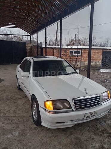 Mercedes C 230 2000, 300,000 km - 2.3 l - İsmayıllı