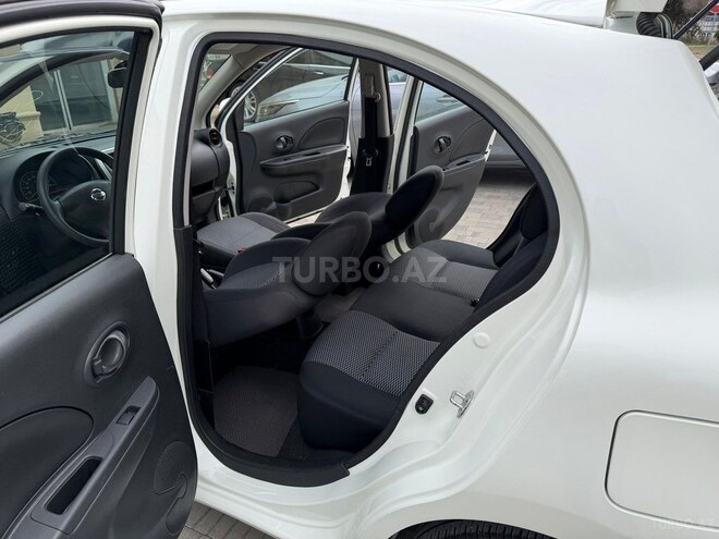 Nissan March-13