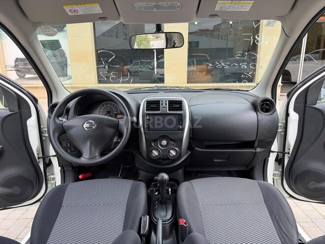 Nissan March-15