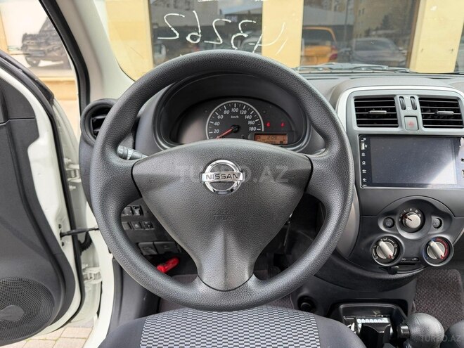 Nissan March-10