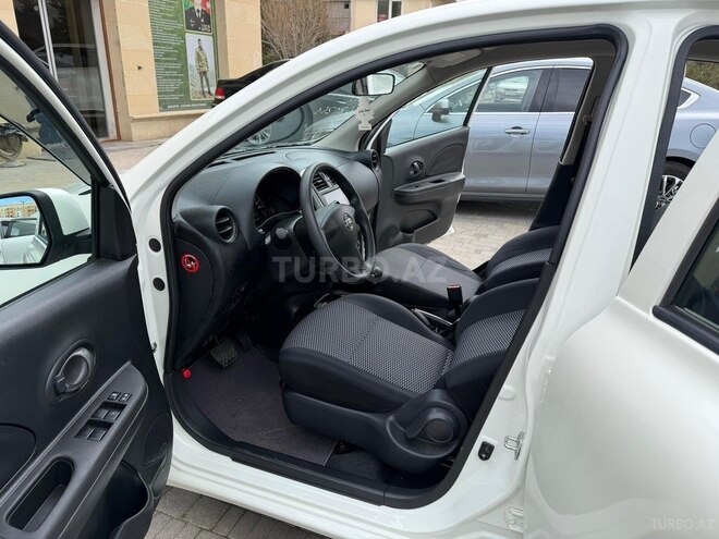 Nissan March-16