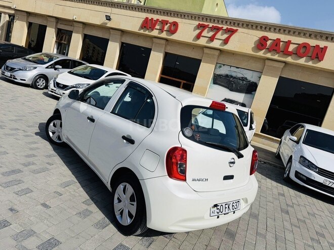 Nissan March-8