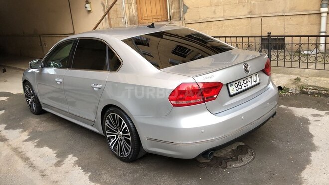 Volkswagen Passat 2013, 107,000 km - 1.8 л - Bakı