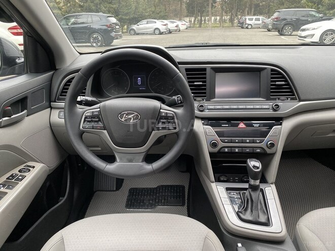 Hyundai Elantra 2018, 107,257 km - 2.0 л - Bakı