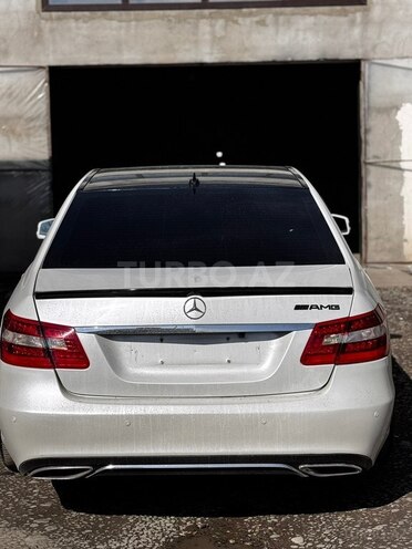 Mercedes E 220 2010, 412,000 km - 2.1 l - Quba