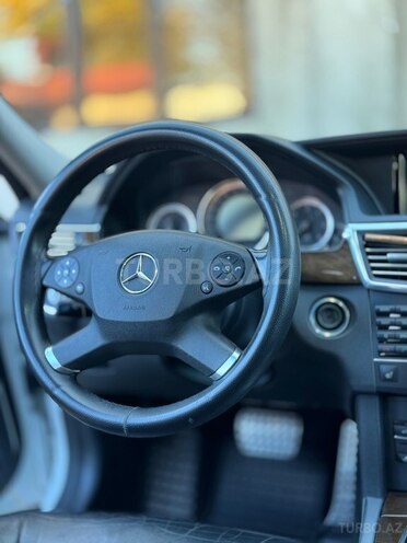 Mercedes E 220 2010, 412,000 km - 2.1 l - Quba