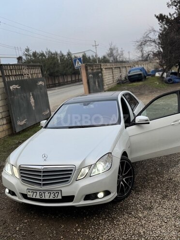 Mercedes E 220 2010, 412,000 km - 2.1 l - Quba