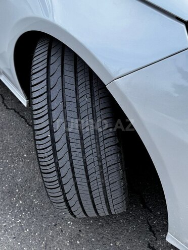 Mercedes E 220 2010, 412,000 km - 2.1 l - Quba