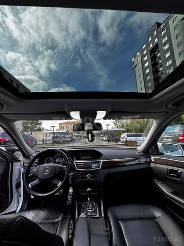 Mercedes E 220 2010, 412,000 km - 2.1 l - Quba
