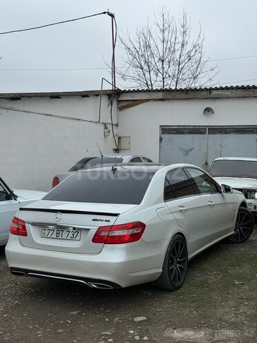 Mercedes E 220 2010, 412,000 km - 2.1 l - Quba