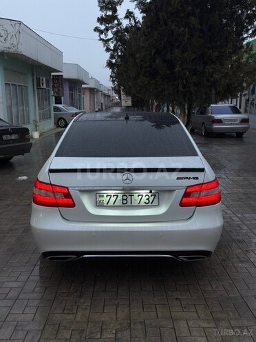 Mercedes E 220 2010, 412,000 km - 2.1 l - Quba