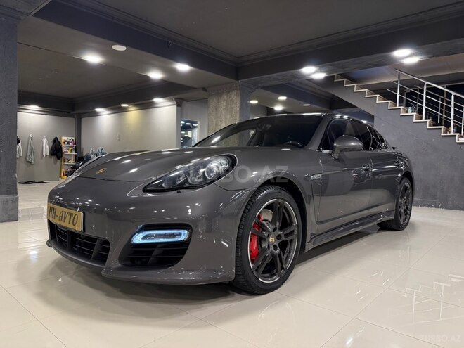 Porsche Panamera GTS-3