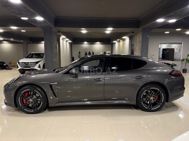 Porsche Panamera GTS-6