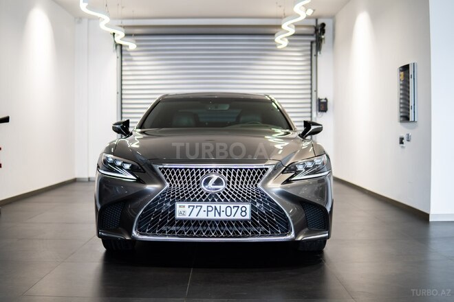 Lexus LS 350