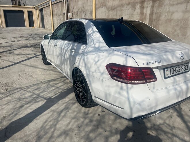 Mercedes E 250 4MATIC 2014, 263,400 km - 2.1 л - Bakı
