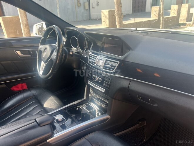 Mercedes E 250 4MATIC 2014, 263,400 km - 2.1 л - Bakı