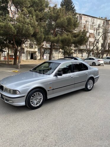 BMW 520-9