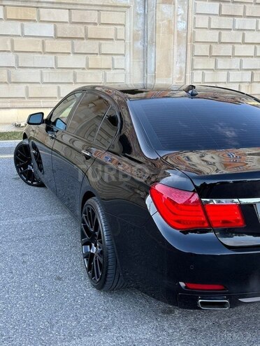 BMW 740-7