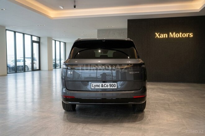Lynk & Co 900-4