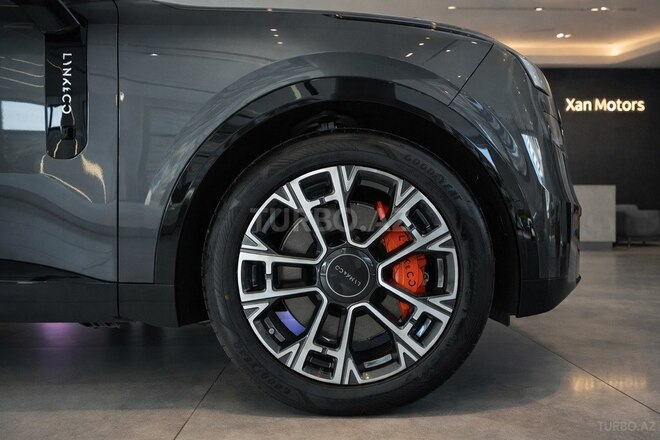 Lynk & Co 900-7
