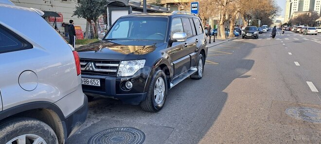 Mitsubishi Pajero 2008, 321,000 km - 3.0 l - Bakı