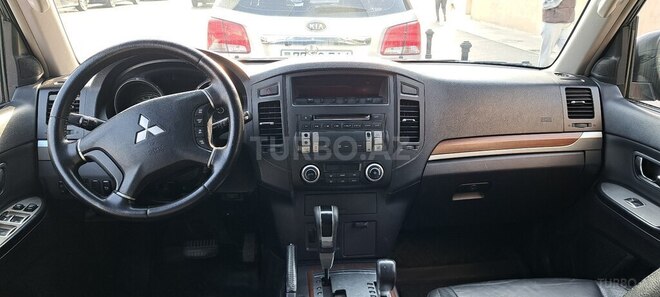 Mitsubishi Pajero 2008, 321,000 km - 3.0 l - Bakı