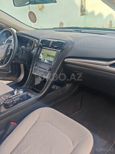 Ford Fusion (North America)-8
