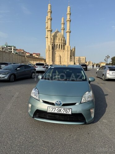 Toyota Prius 2015, 300,000 km - 1.8 л - Bakı