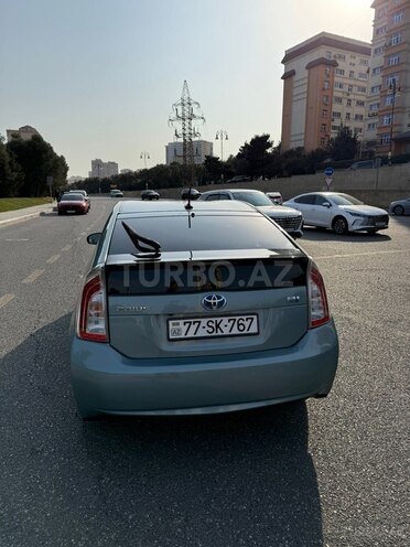 Toyota Prius 2015, 300,000 km - 1.8 л - Bakı