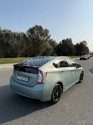 Toyota Prius 2015, 300,000 km - 1.8 л - Bakı