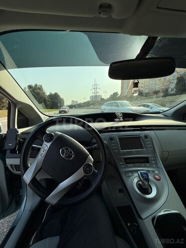 Toyota Prius 2015, 300,000 km - 1.8 л - Bakı