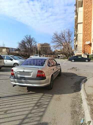 Opel Vectra 1998, 270,000 km - 1.6 l - Bakı