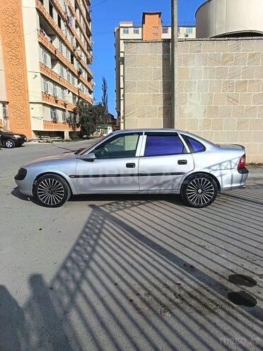 Opel Vectra 1998, 270,000 km - 1.6 l - Bakı