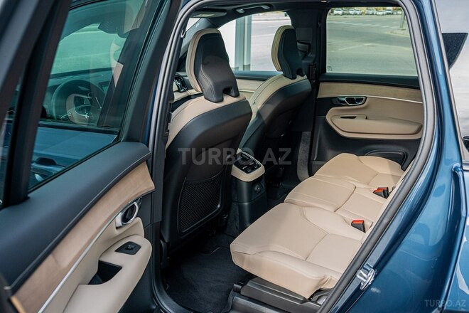 Volvo XC90-9