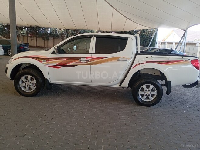 Mitsubishi L200 2012, 215,000 km - 2.5 л - Bakı