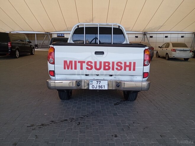 Mitsubishi L200 2012, 215,000 km - 2.5 л - Bakı