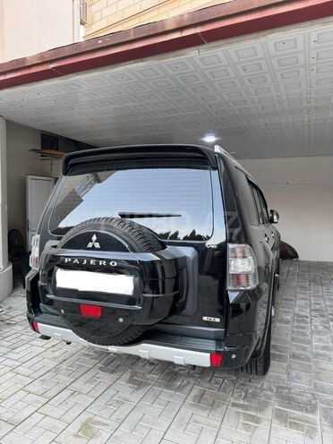 Mitsubishi Pajero 2009, 195,000 km - 3.0 l - Bakı